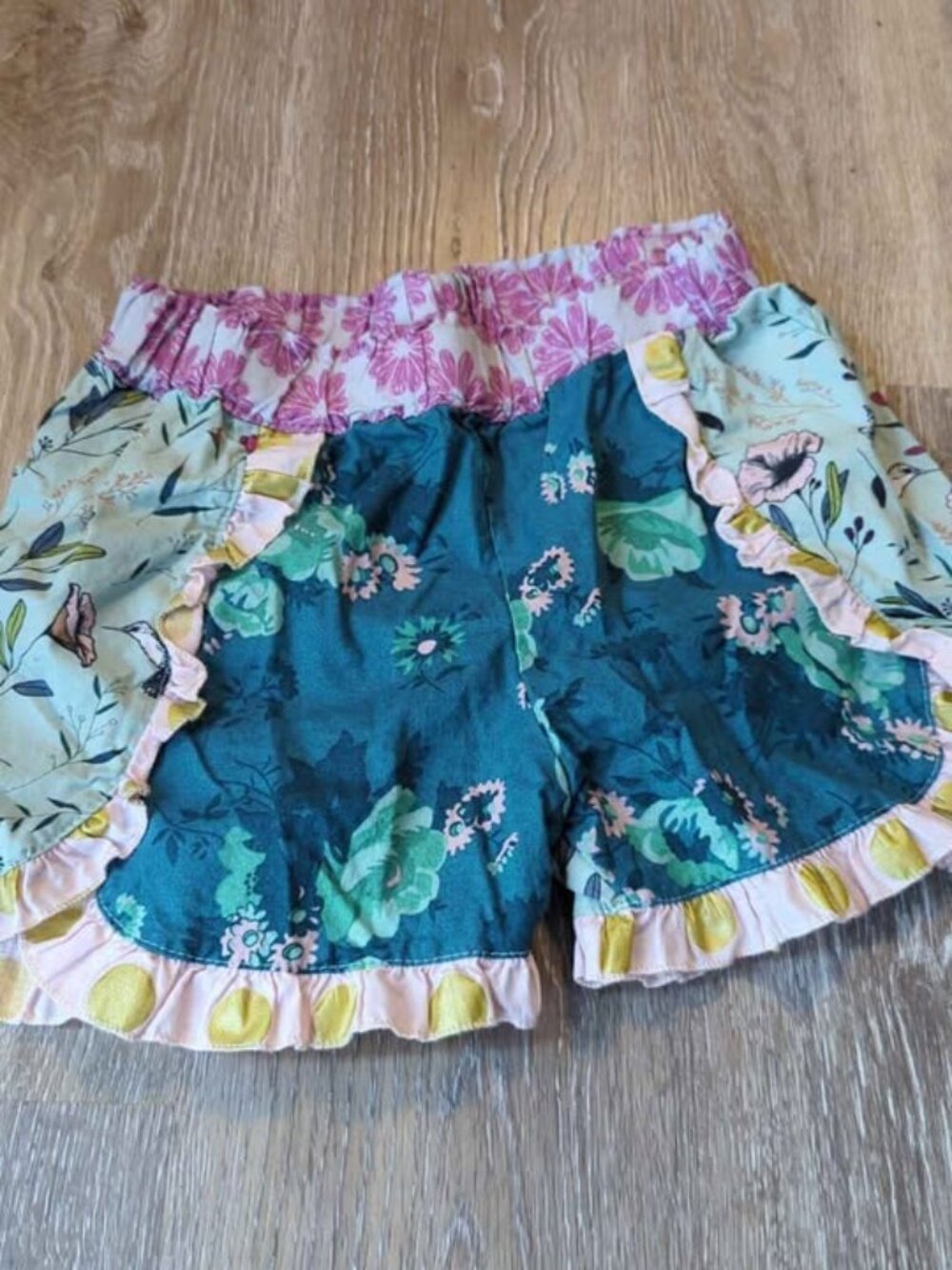 Platinum by Matilda Jane Floral Hummingbird Shorts size 8 girls